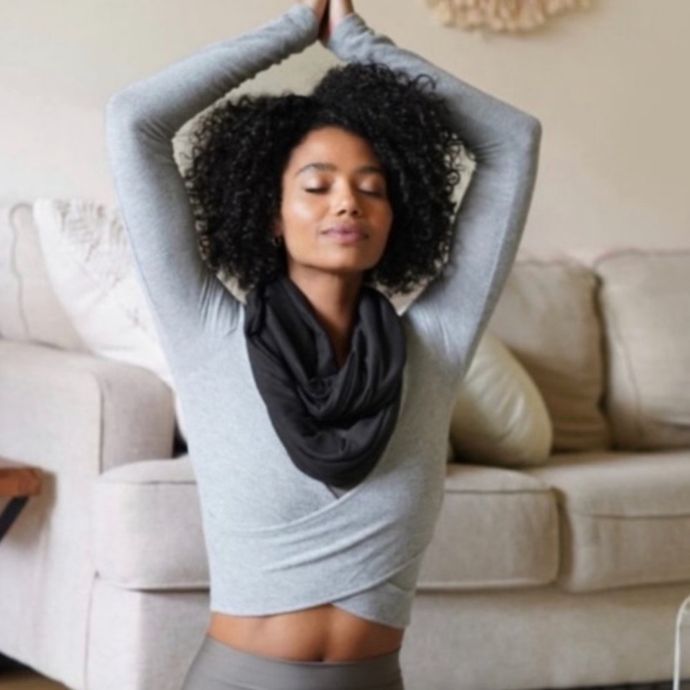 NWT Beyond Yoga Infinity Scarf